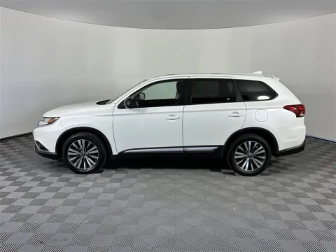 More photos of 2020 Mitsubishi Outlander ES at Step One Kia Fort Walton Beach, FL