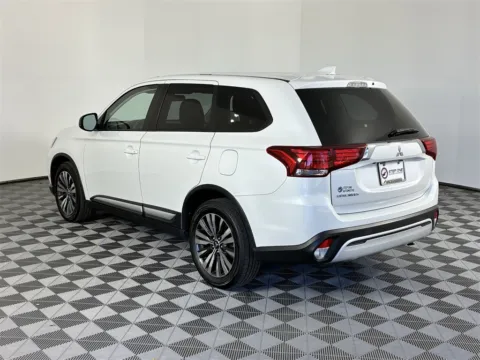 More photos of 2020 Mitsubishi Outlander ES at Step One Kia Fort Walton Beach, FL