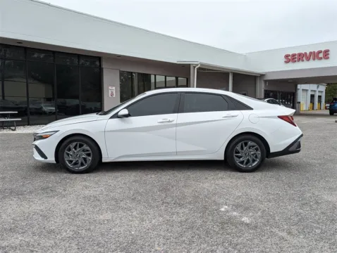 More photos of 2024 Hyundai Elantra SEL at Step One Kia Fort Walton Beach, FL
