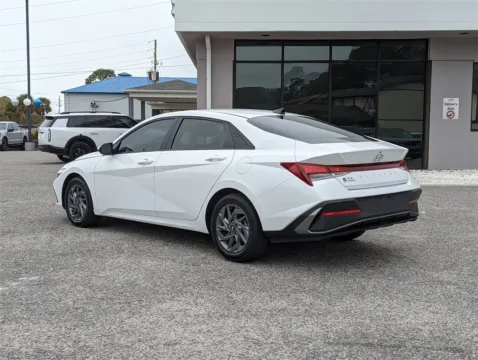 More photos of 2024 Hyundai Elantra SEL at Step One Kia Fort Walton Beach, FL