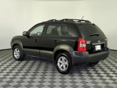 More photos of 2009 Hyundai Tucson SE at Step One Kia Fort Walton Beach, FL