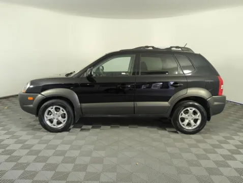 More photos of 2009 Hyundai Tucson SE at Step One Kia Fort Walton Beach, FL