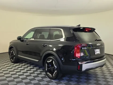 More photos of 2024 Kia Telluride S at Step One Kia Fort Walton Beach, FL