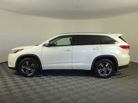 More photos of 2017 Toyota Highlander Limited Platinum at Step One Kia Fort Walton Beach, FL