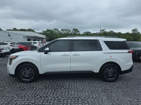More photos of 2026 Kia Carnival Hybrid EX at Step One Kia Fort Walton Beach, FL