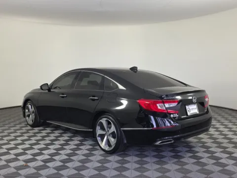 More photos of 2018 Honda Accord Touring at Step One Kia Fort Walton Beach, FL