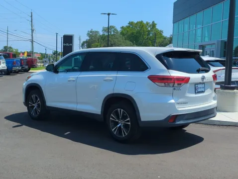 More photos of 2019 Toyota Highlander LE Plus at Step One Kia Fort Walton Beach, FL
