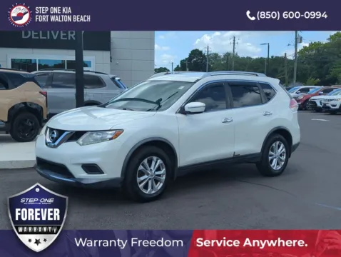 White 2015 Nissan Rogue SV for sale in Fort Walton Beach, FL