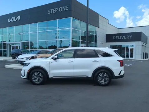 More photos of 2021 Kia Sorento Hybrid S at Step One Kia Fort Walton Beach, FL