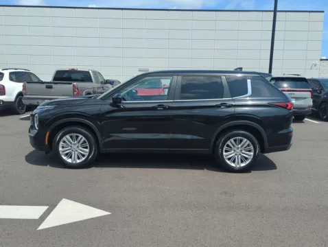 More photos of 2024 Mitsubishi Outlander ES at Step One Kia Fort Walton Beach, FL