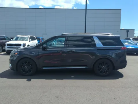 More photos of 2023 Kia Carnival SX Prestige at Step One Kia Fort Walton Beach, FL