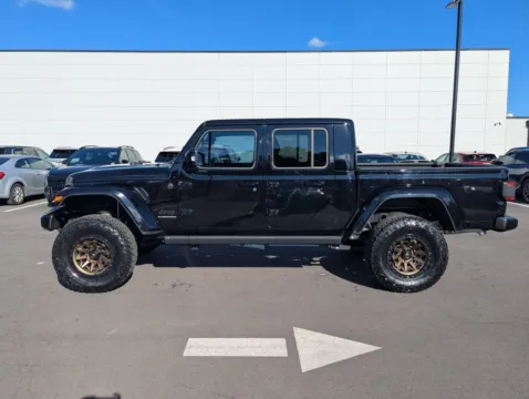 More photos of 2023 Jeep Gladiator Overland at Step One Kia Fort Walton Beach, FL