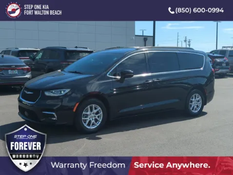 Black 2022 Chrysler Pacifica Touring L for sale in Fort Walton Beach, FL