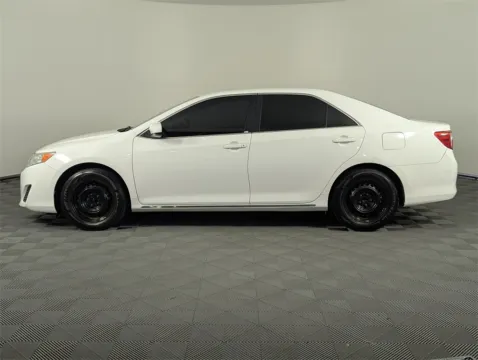 More photos of 2013 Toyota Camry LE at Step One Kia Fort Walton Beach, FL