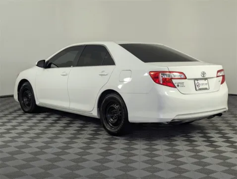 More photos of 2013 Toyota Camry LE at Step One Kia Fort Walton Beach, FL