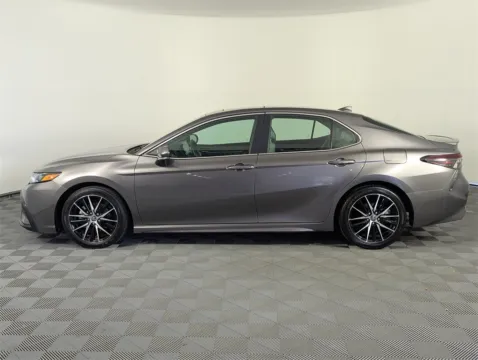 More photos of 2022 Toyota Camry SE at Step One Kia Fort Walton Beach, FL