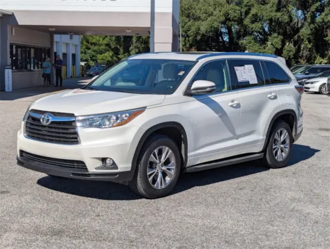 Photos of 2015 Toyota Highlander XLE V6 for sale in Fort Walton Beach, FL at Step One Kia Fort Walton Beach