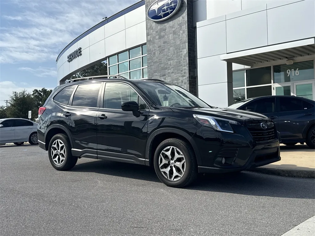 2023 Subaru Forester Premium Base photo 4