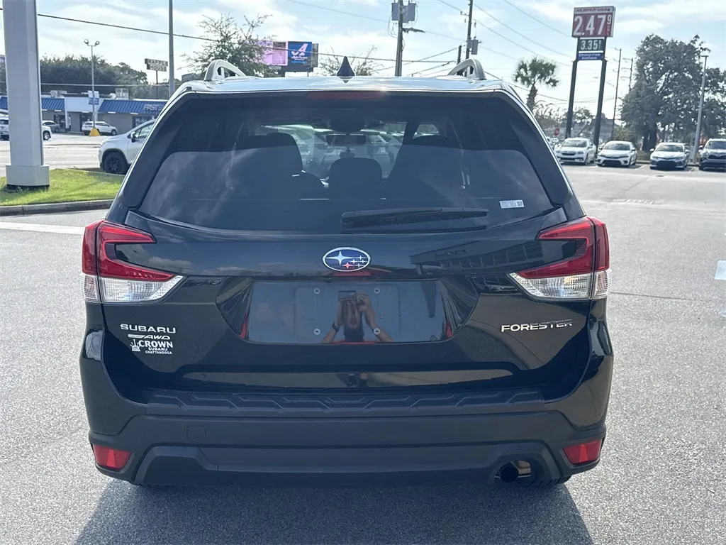 2023 Subaru Forester Premium Base photo 3