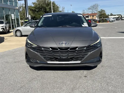 More photos of 2022 Hyundai Elantra Limited at Step One Subaru Fort Walton Beach, FL