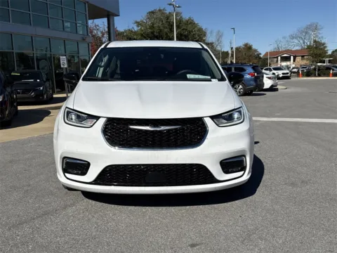 More photos of 2024 Chrysler Pacifica Touring L at Step One Subaru Fort Walton Beach, FL