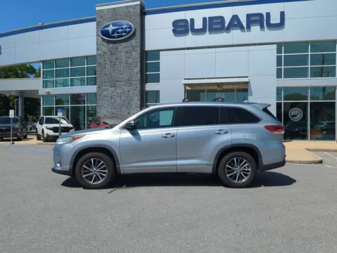 More photos of 2018 Toyota Highlander XLE at Step One Subaru Fort Walton Beach, FL