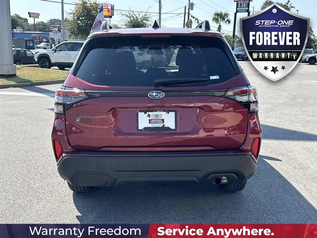2025 Subaru Forester Premium photo 2