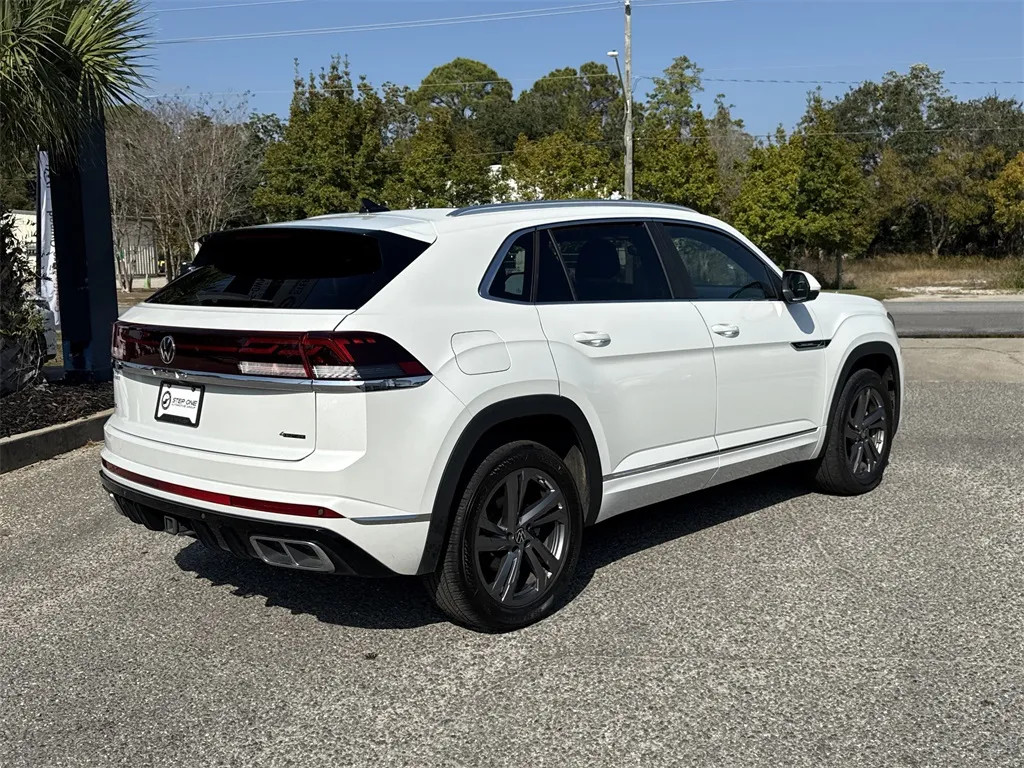 2024 Volkswagen Atlas Cross Sport SEL R-Line photo 3