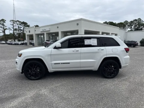 More photos of 2019 Jeep Grand Cherokee Altitude at Step One Volkswagen Fort Walton Beach, FL