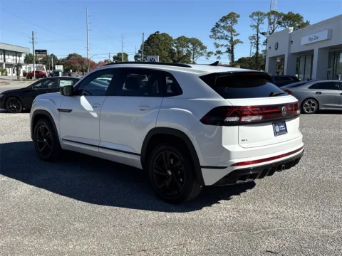 More photos of 2025 Volkswagen Atlas Cross Sport 2.0T SEL R-Line Black at Step One Volkswagen Fort Walton Beach, FL