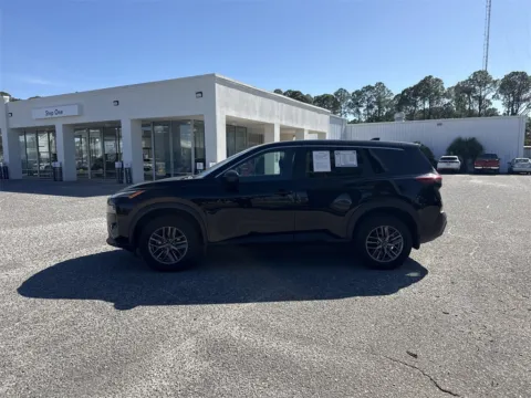 More photos of 2023 Nissan Rogue S at Step One Volkswagen Fort Walton Beach, FL