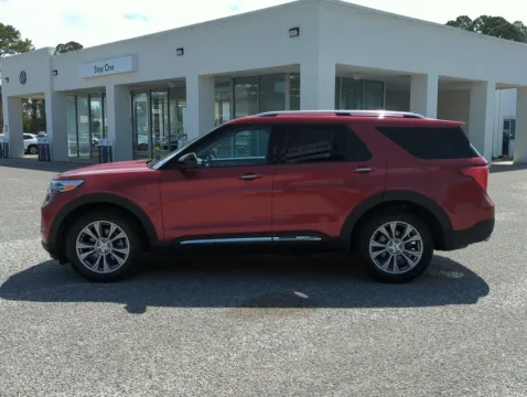 More photos of 2023 Ford Explorer Limited at Step One Volkswagen Fort Walton Beach, FL
