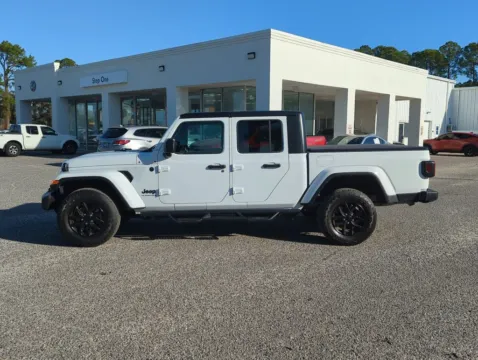 More photos of 2023 Jeep Gladiator Sport at Step One Volkswagen Fort Walton Beach, FL