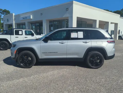 More photos of 2024 Jeep Grand Cherokee Limited at Step One Volkswagen Fort Walton Beach, FL