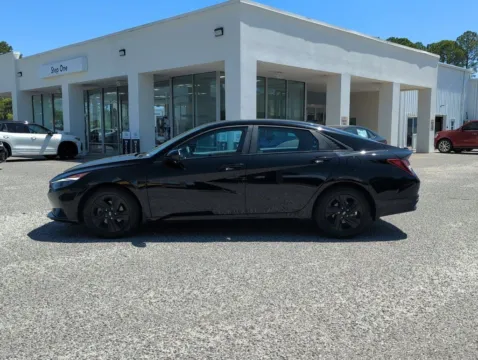 More photos of 2023 Hyundai Elantra SEL at Step One Volkswagen Fort Walton Beach, FL