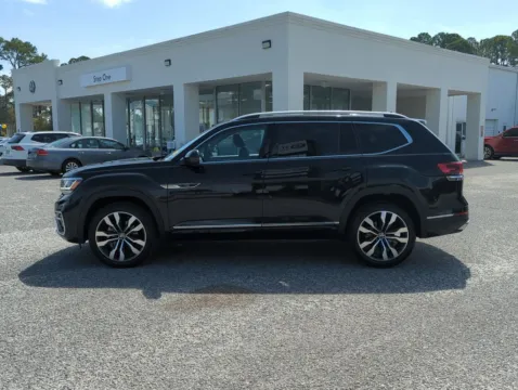 More photos of 2023 Volkswagen Atlas 3.6L V6 SEL Premium R-Line at Step One Volkswagen Fort Walton Beach, FL
