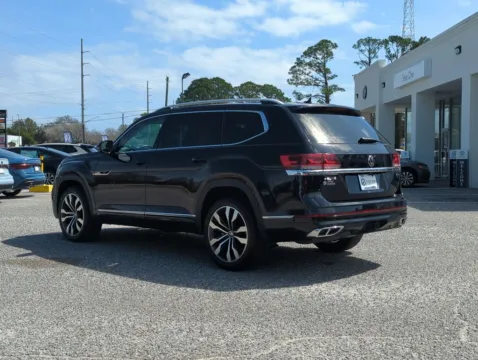 More photos of 2023 Volkswagen Atlas 3.6L V6 SEL Premium R-Line at Step One Volkswagen Fort Walton Beach, FL