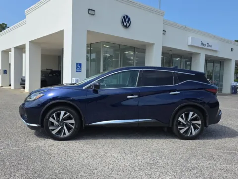 More photos of 2023 Nissan Murano SL at Step One Volkswagen Fort Walton Beach, FL