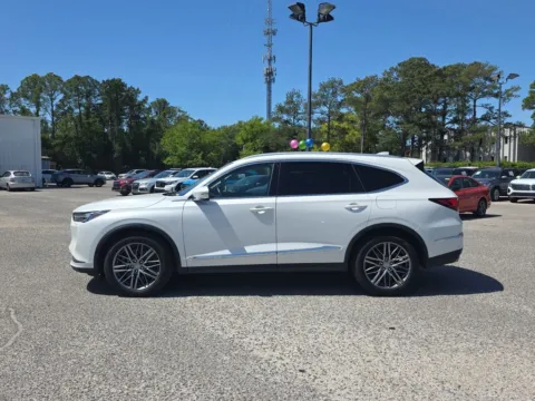 More photos of 2023 Acura MDX Advance at Step One Volkswagen Fort Walton Beach, FL