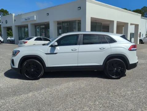 More photos of 2026 Volkswagen Atlas Cross Sport 2.0T SE w/Technology at Step One Volkswagen Fort Walton Beach, FL