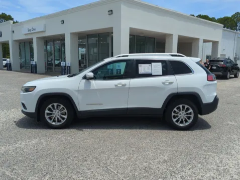 More photos of 2019 Jeep Cherokee Latitude at Step One Volkswagen Fort Walton Beach, FL