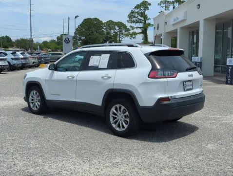 More photos of 2019 Jeep Cherokee Latitude at Step One Volkswagen Fort Walton Beach, FL