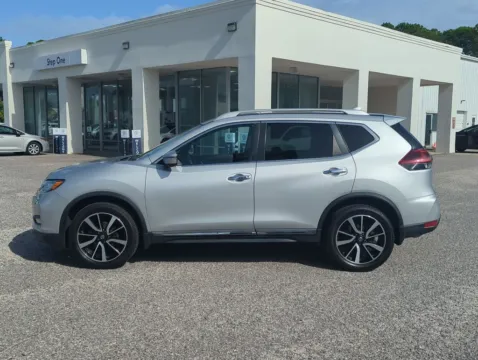 More photos of 2020 Nissan Rogue SL at Step One Volkswagen Fort Walton Beach, FL