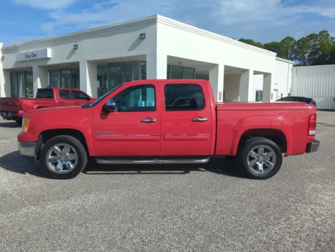 More photos of 2013 GMC Sierra 1500 SLE at Step One Volkswagen Fort Walton Beach, FL