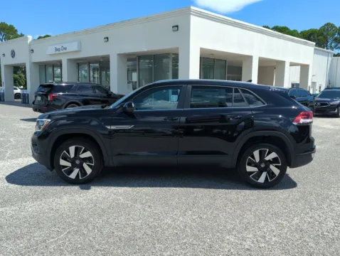 More photos of 2026 Volkswagen Atlas Cross Sport 2.0T SE w/Technology at Step One Volkswagen Fort Walton Beach, FL