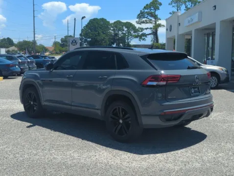 More photos of 2023 Volkswagen Atlas Cross Sport 3.6L V6 SEL R-Line at Step One Volkswagen Fort Walton Beach, FL