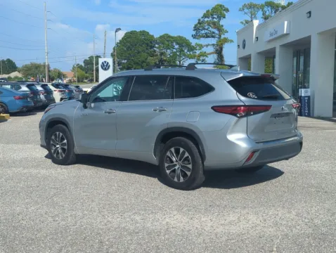 More photos of 2020 Toyota Highlander Hybrid XLE at Step One Volkswagen Fort Walton Beach, FL