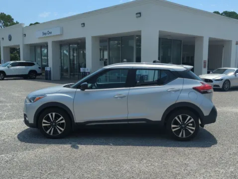 More photos of 2019 Nissan Kicks SR at Step One Volkswagen Fort Walton Beach, FL