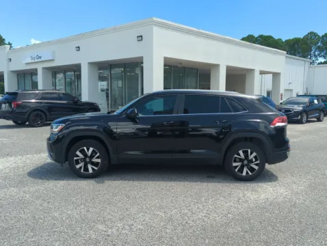 More photos of 2023 Volkswagen Atlas Cross Sport 2.0T SE at Step One Volkswagen Fort Walton Beach, FL