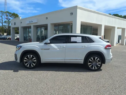 More photos of 2022 Volkswagen Atlas Cross Sport 3.6L V6 SEL Premium R-Line at Step One Volkswagen Fort Walton Beach, FL